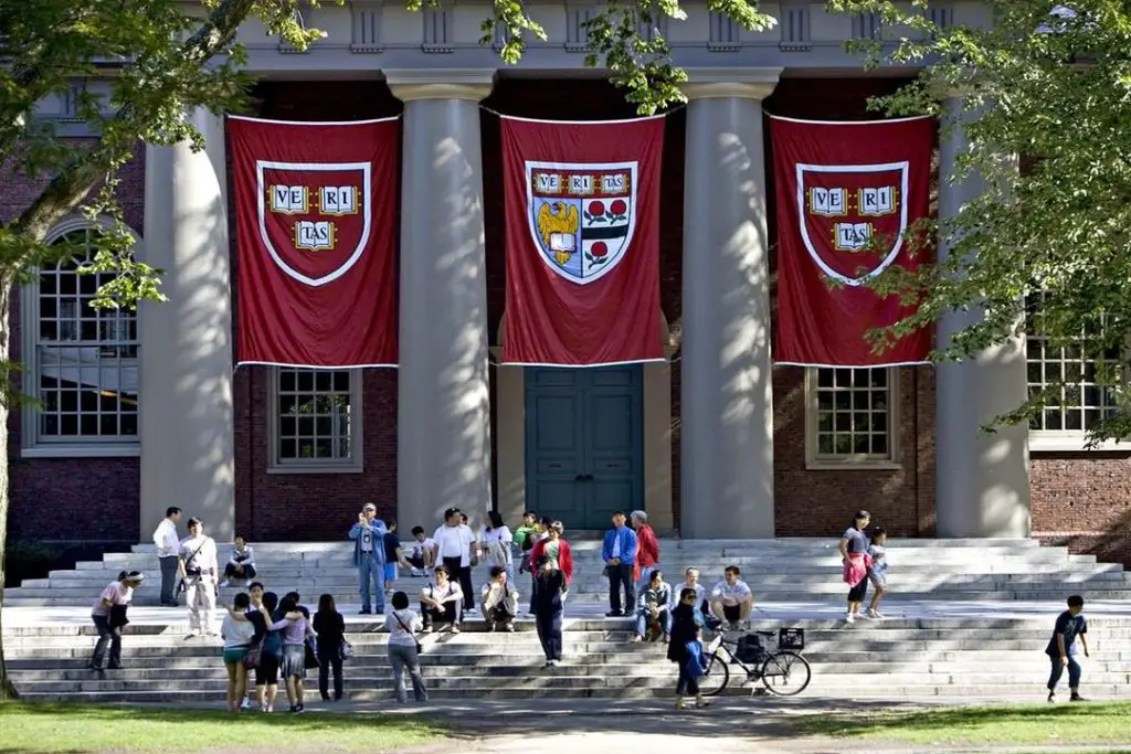 Como se inscrever nos cursos gratuitos de Harvard? Passo a passo